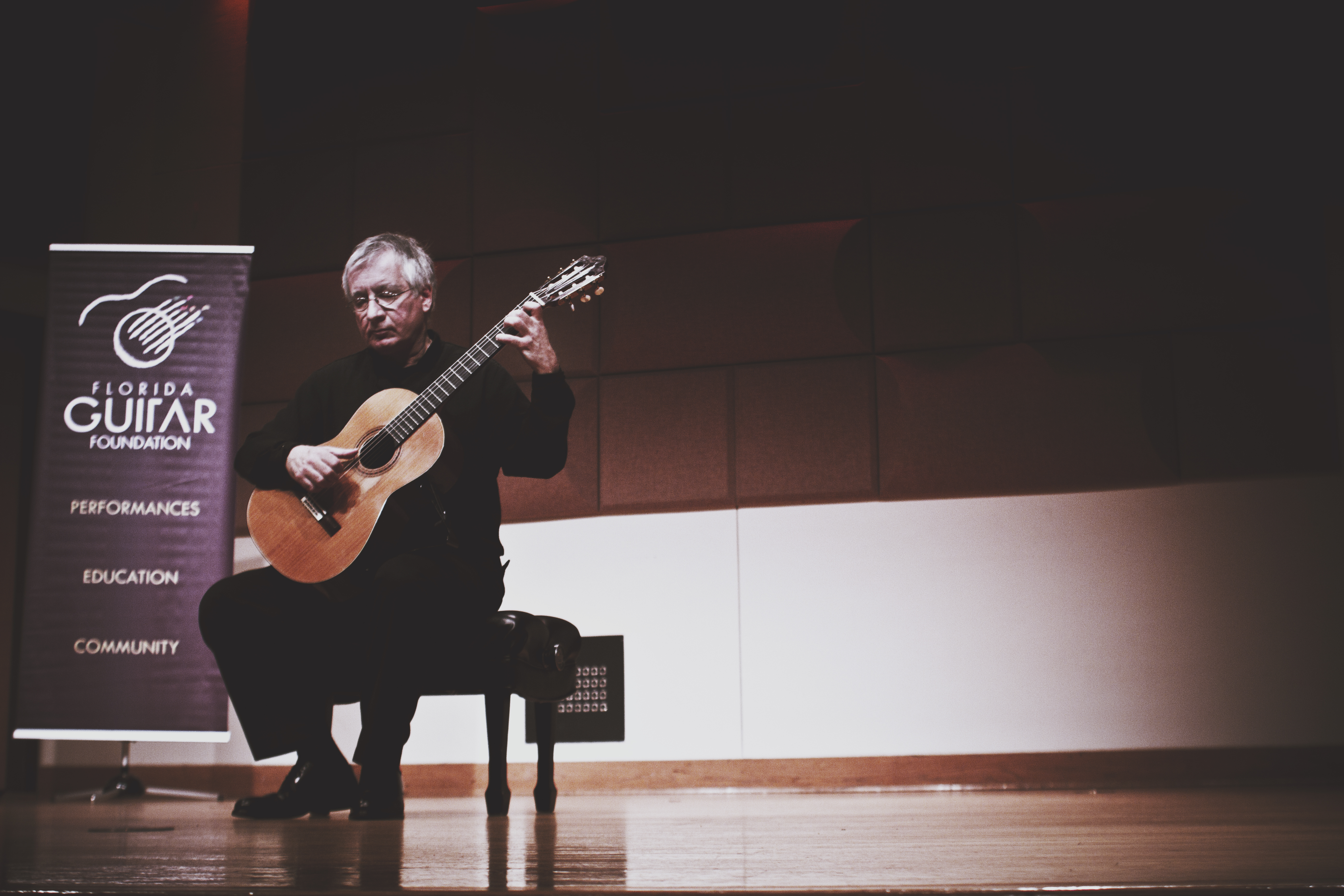 Alvaro Pierri performing for the Florida Guitar Foundation
